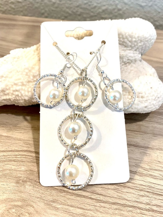 Jewelry - 23. Pearl and Tibetan jump ring Pendant Necklace & Earrings Set - Silver